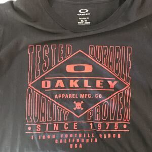 Oakley Shirt Mens XL  Red And Black‎  Icon Foothill Ranch California  Skull